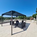 E בית נופש Rottani