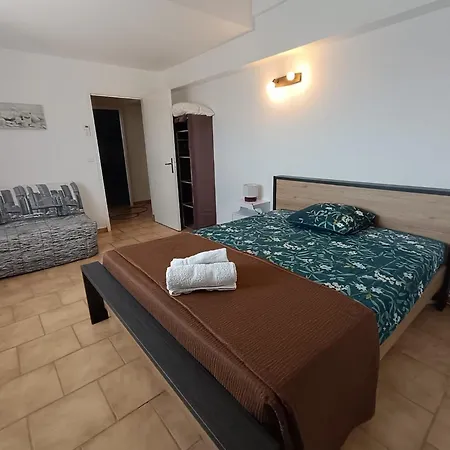 E Holiday home *