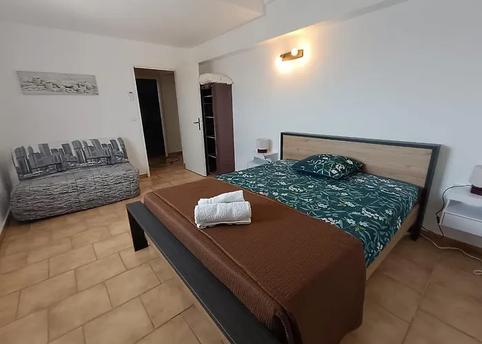 E Holiday home *